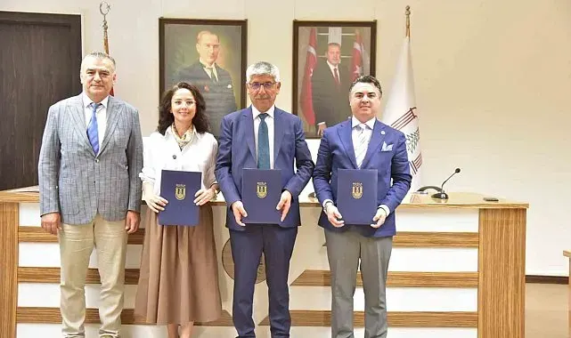 "Mahalleden Kliniğe Gülüş Yolculuğu" projesi için üçlü iş birliği
