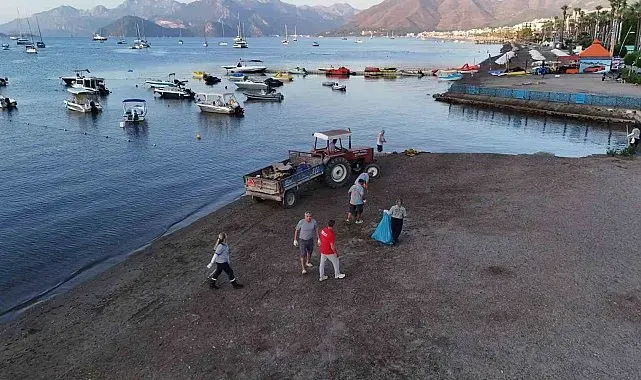 Marmaris'te halk plajları temizleniyor
