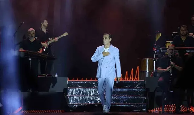Ferhat Göçer'in şarkılarıyla Malatya Kültür Yolu Festivali'ne veda edildi