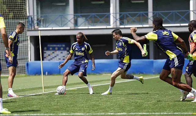 Fenerbahçe, Olympique Lyon maçı hazırlıklarına ara vermeden başladı