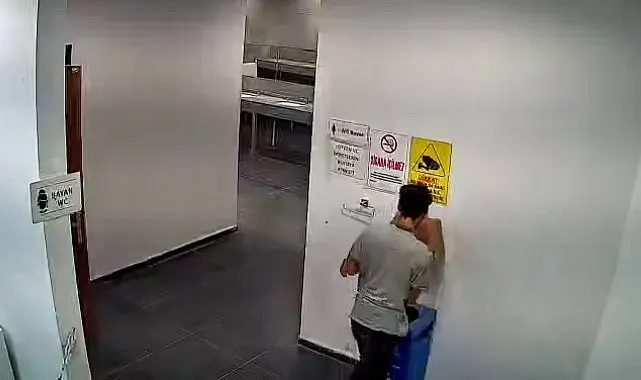 Kadınlar tuvaletindeki hırsızlık kameralara yansıdı