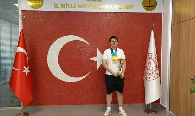 Singapur'dan İzmir'e dünya ikinciliği gururu