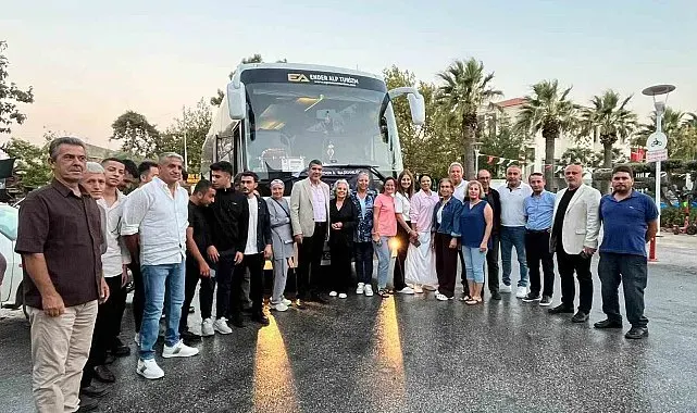 AK Parti İzmir'den 25'inci yıl buluşmasına 5 bin kişilik çıkarma
