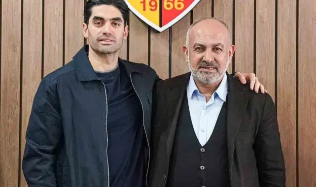 Ali Karimi 3 yıllık yeni sözleşmeye imza attı
