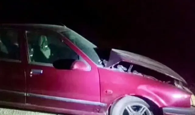 İki otomobil çarpıştı: Sürücüler burnu bile kanamadan kurtuldu