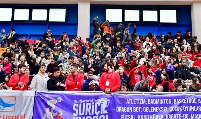 Fatih Belediye Başkanı Turan, Suriçi Basketbol Kupası finalinde gençlerle buluştu