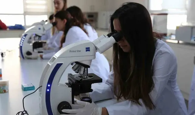 ALKÜ'de sağlık öğrencilerine fırsat eğitimi