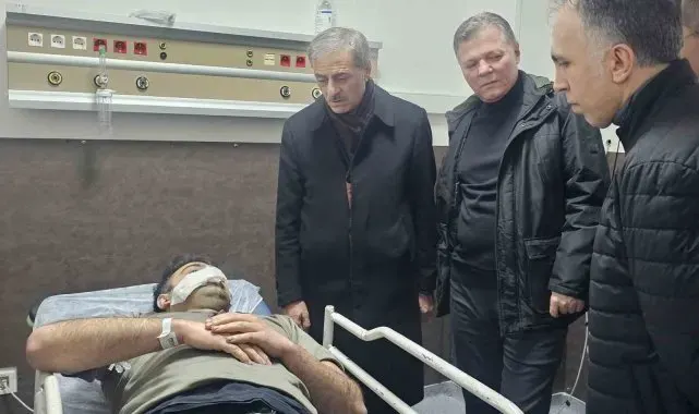 Otoyoldaki feci kazada yaralanan polis, hastanede ziyaret edildi
