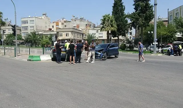 Kilis'te iki otomobil çarpıştı: 4 yaralı