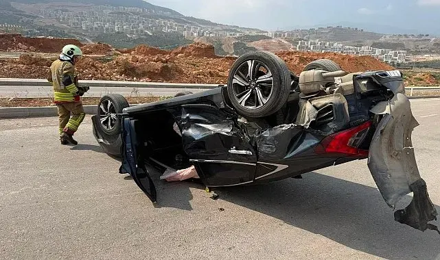 İskenderun'da otomobil ters döndü: 4 yaralı
