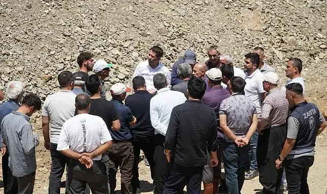Feke'de Cömert Özen sahada "Her mahallemize aynı gayretle hizmet edeceğiz"