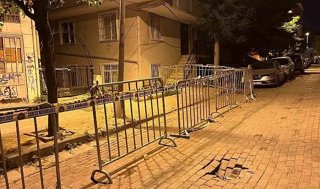 Güngören'de 5 katlı binanın balkonu çöktü: Binanın çevresi bariyerle kapatıldı