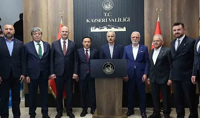 Bakan Uraloğlu'ndan Vali Çiçek'e ziyaret