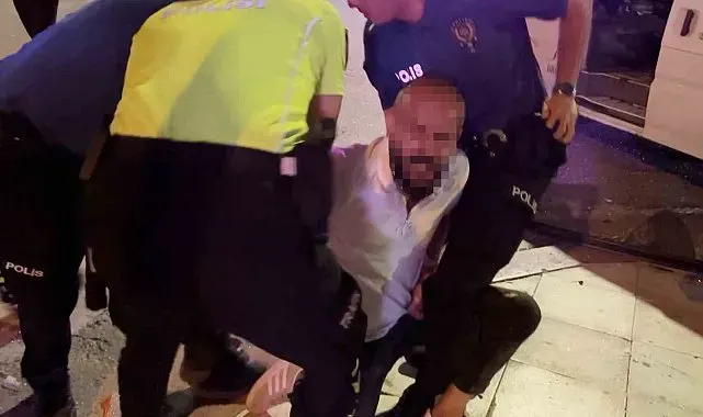 "Kelepçe vuramazlar, imkansız" dedi, kelepçelenip gözaltına alındı