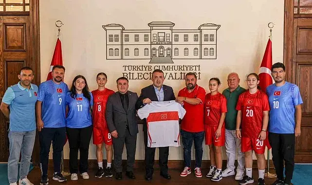 İşitme Engelliler Genç Kız Futsal Milli Takımı, Bilecik'te kampa girdi
