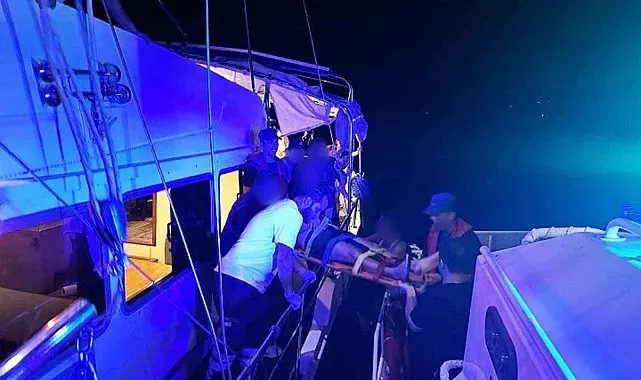 Ticari yatta yaralanan vatandaşa tıbbi tahliye