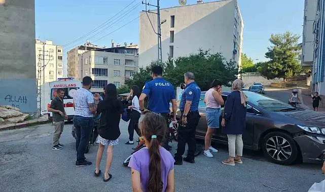 Otomobille motosiklet çarpıştı: 1 yaralı