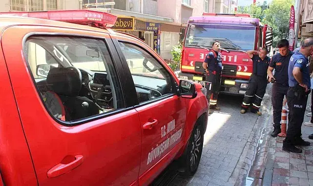 Aydın'da apartman dairesinde patlama: 1'i ağır 2 yaralı