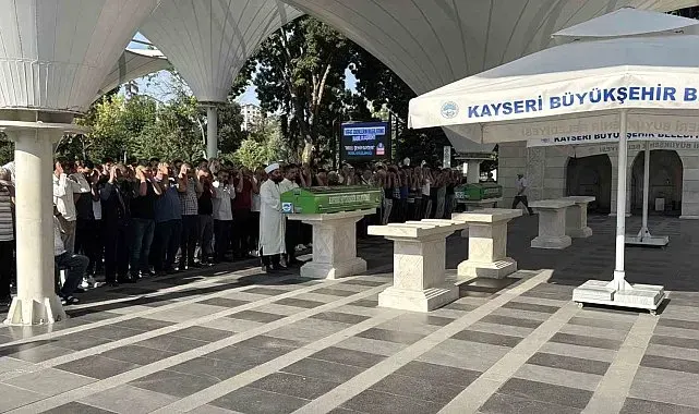 Kavgada bıçaklanarak öldürülen şahıs toprağa verildi