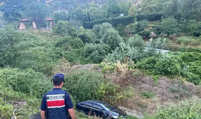 Otomobil dere yatağına uçtu, sürücüsü yaralandı