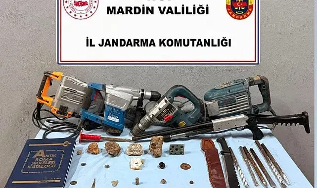 Mardin'de tarihi eser kaçakçılığı operasyonunda 1500 yıllık mozaik ele geçirildi