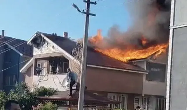 Düzce'de çatı yangını
