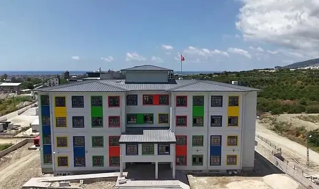 Samandağ'a inşa edilen 24 derslikli Anadolu lisesi inşaatında sona gelindi