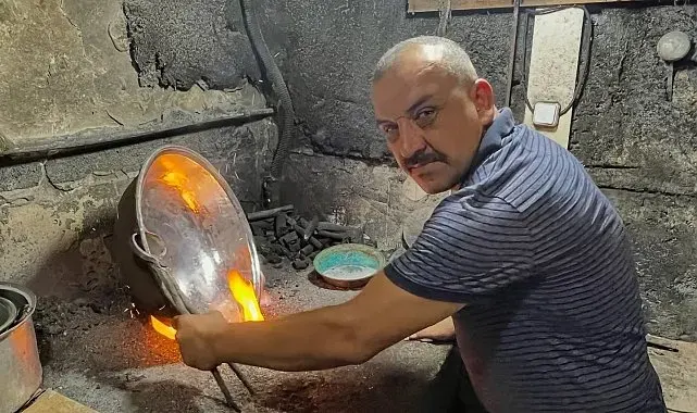 Ata mesleği kalaycılığı 26 yıldır sürdürüyor