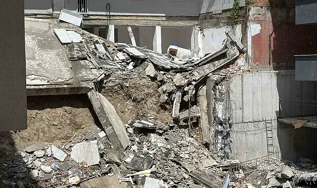 Kağıthane'de yıkım paniği: Apartman sakini: "Deprem oluyor sandık"