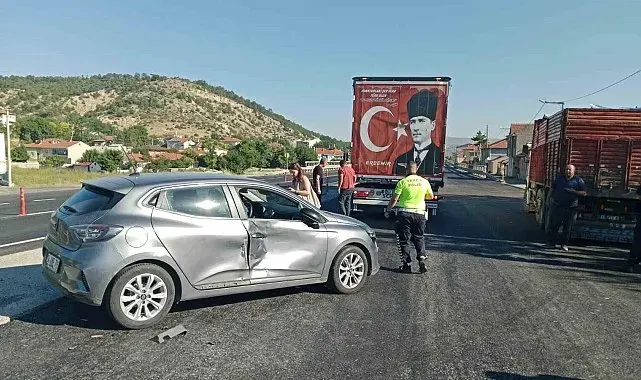 Bilecik'te kamyonet ile otomobil çarpıştı: 1 yaralı