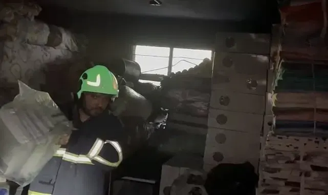 Osmaniye'de odunluk yangını eve sıçramadan söndürüldü