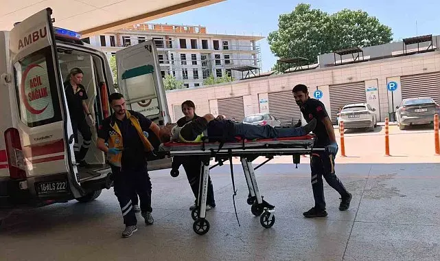 Otomobil ile geri dönüşüm aracının karıştığı kazada 1 kişi yaralandı