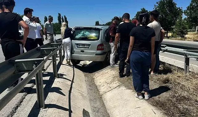Burdur'da otomobil refüje çıktı: 6 yaralı