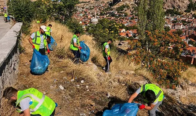 Toplanan çöpler vatandaşların çevre konusundaki duyarsızlığını gözler önüne serdi