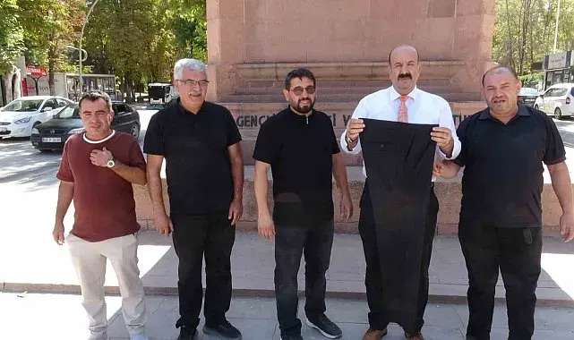 Malatya'da anıttaki figüre pantolonlu tepki