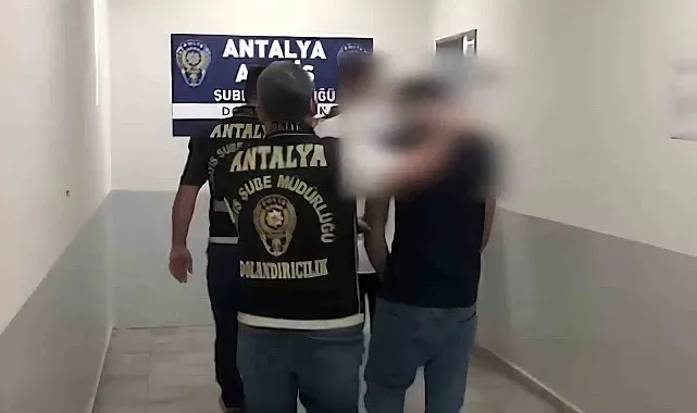 Antalya'da 2 buçuk milyon liralık nitelikli dolandırıcılık operasyonu: 4 gözaltı