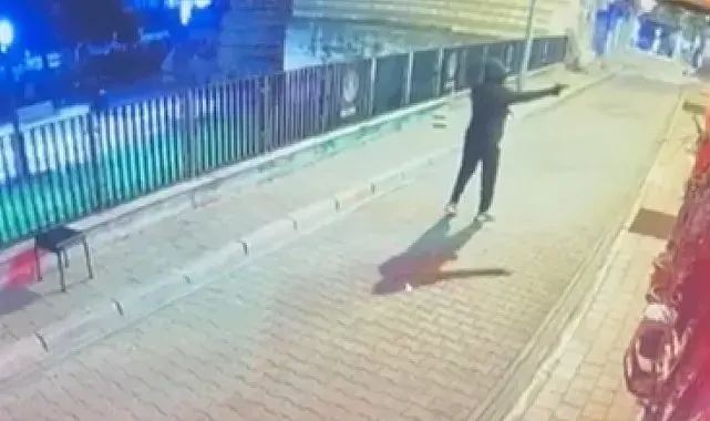 Fatih'te kamufle olup iş yerine kurşun yağdırdı, o anlar kamerada