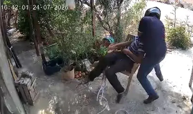 Yaşlı adamın boynunu kırmaya çalışıp, feci şekilde darbeden saldırgan tutuklandı