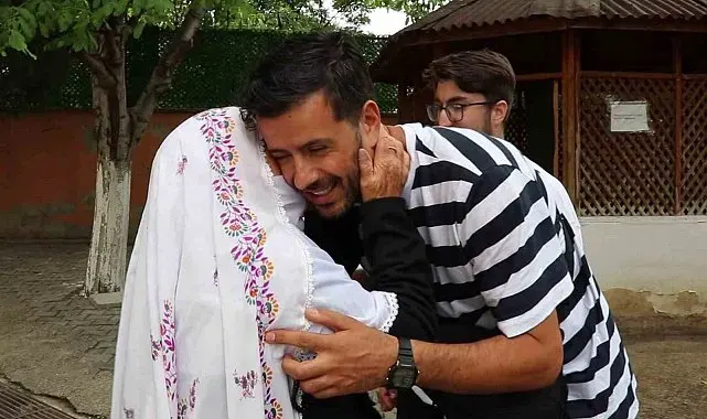 "İnsanlık ölmemiş" dedirttiler, cüzdanını kaybeden yaşlı kadını sevindirdiler