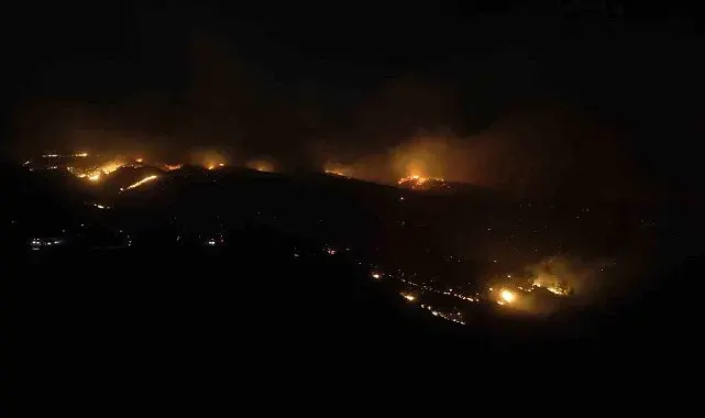 Alanya'daki orman yangınına gece saatlerinde müdahale sürüyor
