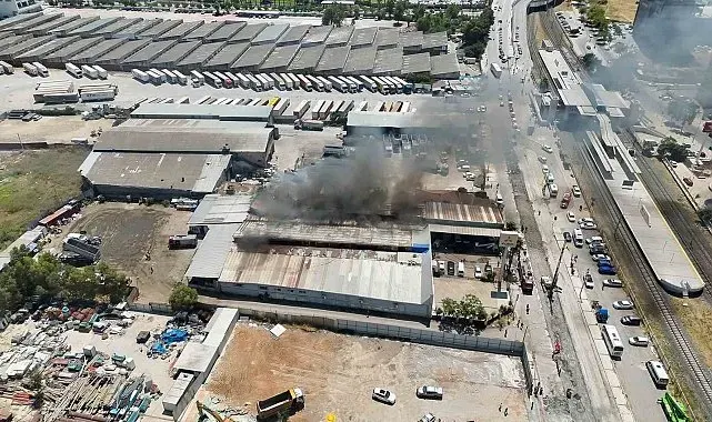 Bayraklı'daki yangın büyümeden kontrol altına alındı