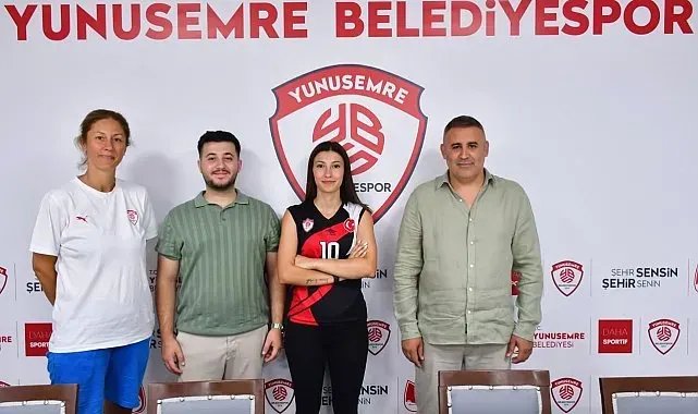 Yunusemre'de Tuğçe Köse yuvada kaldı