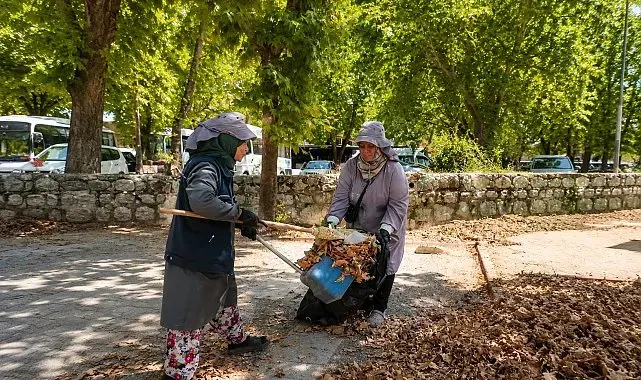 Park Bahçeler Müdürlüğü'nden Karacabey genelinde yoğun mesai