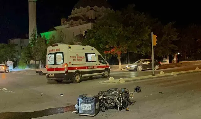 Otomobille motosiklet çarpıştı: 1 ağır yaralı