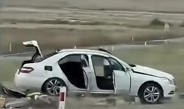 Kamyon ile otomobil çarpıştı: 3 ölü, 2 yaralı