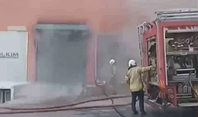 Pendik'te 7 katlı binada yangın paniği