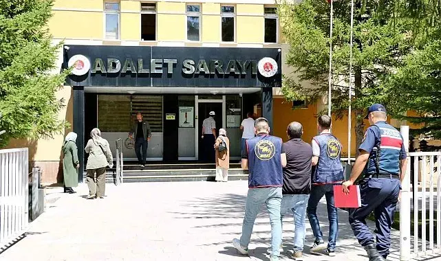 Bayburt'ta 15 yıl 4 ay hapis cezası bulunan hükümlü yakalandı