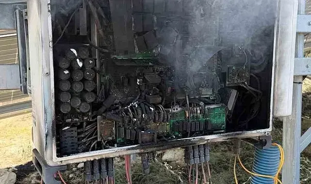Burdur'da güneş enerji santralindeki trafo yangını otluk alana sıçradı
