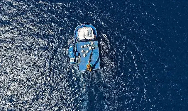 Antalya'da 50 yapay resif denize indirildi