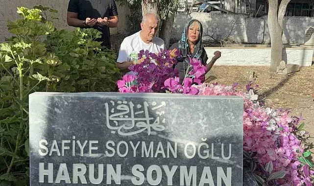 Safiye Soyman oğlunun mezarı başında gözyaşlarına boğuldu
